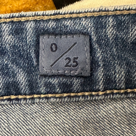 GUESS! - Picture 6 of 7